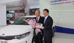 HlV Park Hang seo chính thức nhận ô tô gần 1 tỷ đồng trước giờ về Hàn Quốc