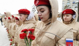 Biển người tiễn đưa phi công cảm tử lái Su-25 bị khủng bố bắn hạ