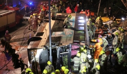 Lật xe buýt 2 tầng, 18 người tử vong tại chỗ