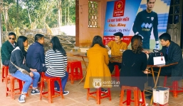 Anh em Tiến Dũng U23 về nhà ăn Tết, mua tivi mới cho gia đình vì muốn 'chúng con đá ở đâu, bố mẹ cũng có thể nhìn thấy'