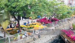 Ai cũng mong Tết, nhưng rồi cảnh người bán đập chậu, người mua ép giá rồi lao vào 'hôi hoa' ngày 30 Tết vẫn tái diễn