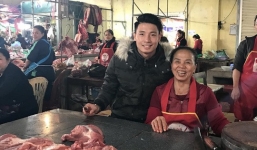 Bùi Tiến Dũng tất bật gói bánh chưng, chuẩn bị đón Giao thừa