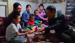 Điều bất ngờ ấm áp mà ông chủ dành tặng những phận đời không được về quê đón Tết trong xóm trọ của mình