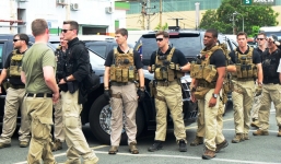 Hé lộ vụ xô xát giữa mật vụ Mỹ - Trung vì chiếc cặp hạt nhân của Trump