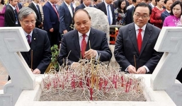 Thủ tướng Nguyễn Xuân Phúc cùng lãnh đạo Hà Nội dự hội gò Đống Đa