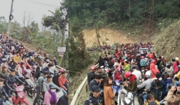 Những bức ảnh cho thấy sự đông đúc người ta phải cảm thán: 'Tết là dịp nhà nhà đi chơi'