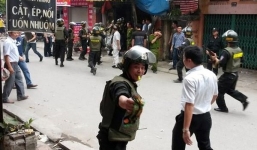 Gần 7 giờ đồng hồ bắt đối tượng ngáo đá dùng dao phay khống chế mẹ và em trai