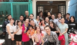 Tết đến thăm cô giáo lắm chiêu, cựu học sinh nhận ngay bài kiểm tra 15 phút mới được lì xì