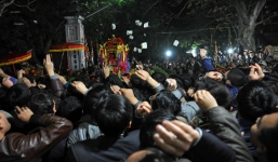 Lắp camera để xử lý hành vi thiếu văn hóa tại lễ hội Đền Trần