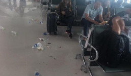 Cảnh tượng rác vương vãi khắp lối đi sân bay Vinh ngày đầu năm mới khiến dân mạng lắc đầu ngán ngẩm