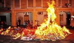 Đốt vàng mã đáng lẽ cần cấm từ lâu: “Thần linh, hương linh có dùng đâu'