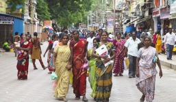 Ấn Độ: Toàn bang được nâng ngực miễn phí để 'xóa xấu'