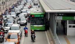 Hà Nội: Bất ngờ đề xuất cho xe đi vào làn BRT