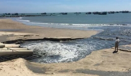 Đình chỉ dự án xả nước đen ngòm ra biển Bình Thuận