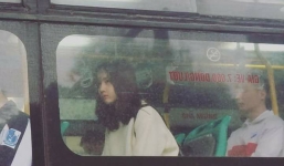 Cư dân mạng 'đòi link' cô gái bị chụp lén trên xe bus vẫn thần thái ngời ngời
