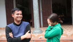 Cặp vợ chồng nhiều năm liền 'làm chuyện ấy' trước mặt cả làng và bí mật chưa từng hé lộ