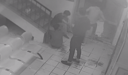 Nhóm thanh niên đuổi đánh bác sĩ sau khi nhận thông báo bạn tử vong