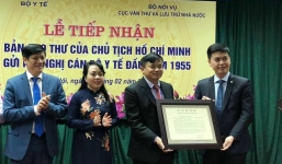 Bức thư quý của Bác Hồ gửi cán bộ y tế: Chữa bệnh là nhiệm vụ rất vẻ vang