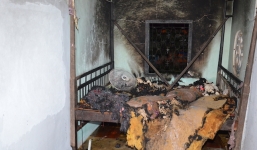 Ghen tuông với bố vợ, con rể ném xăng phóng hoả đốt nhà làm