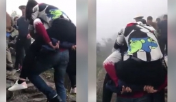 Chàng trai cõng bạn gái lên tận đỉnh chùa Yên Tử khiến bao người phải ngưỡng mộ, suýt xoa