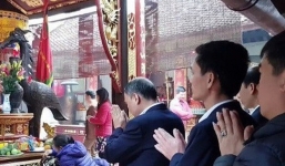 Cán bộ kho bạc đi lễ chùa trong giờ hành chính bị đình chỉ