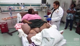 Kỳ lạ cô gái ăn uống vô độ từ năm 10 tuổi, giờ đã béo phì nặng gần 3 tạ