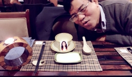 Cảm động câu chuyện người chồng tổ chức kỉ niệm 31 năm ngày cưới với người vợ đã khuất