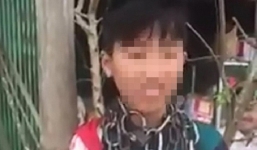 Vụ quấn xích quanh cổ cháu ruột: Người chú đến công an trình diện