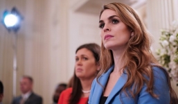 Vừa từ chức, cố vấn xinh đẹp của Trump tới tấp nhận lời mời triệu đô