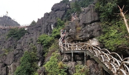 Công trình 'khủng' trái phép trong khu di sản Tràng An: Lãnh đạo huyện kêu khó