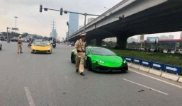 Hai siêu xe Lamborghini bị CSGT Hà Nội tuýt còi khiến nhiều người xôn xao