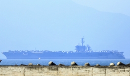 Binh sĩ tàu sân bay Mỹ vào bờ Đà Nẵng bằng cách nào?