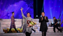 Đỗ Trịnh Hoài Nam được bình chọn là nhà thiết kế áo dài của năm