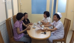 Người phụ nữ mù tự tìm đường đến bệnh viện nhờ bác sĩ lăn tay vào lá đơn hiến tạng cứu người