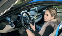 Chân dung bóng hồng duy nhất 'cầm cương' siêu xe trong hành trình Car & Passion 2018