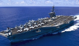 Đoàn công tác liên ngành Việt Nam thăm tàu sân bay Mỹ trước khi cập cảng Đà Nẵng