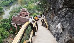 Đình chỉ toàn bộ hoạt động, tháo dỡ mọi công trình 'khủng' trái phép ở Tràng An