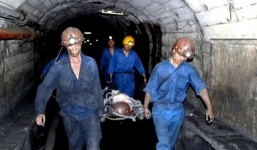 Cáp tời bất ngờ bị đứt khiến 2 công nhân than thương vong