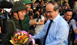 Bí thư Thành ủy TP.HCM Nguyễn Thiện Nhân: Thanh niên đi bộ đội không có việc gì không làm được