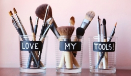 Cứ mắc những thói quen này thì chăm trị mụn mấy cũng mãi chẳng hết