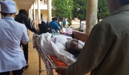 Bực tức vì chồng say xỉn, vợ tạt ấm nước sôi khiến chồng và con gái bỏng nặng