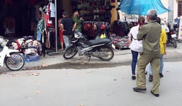 Vụ dùng búa đánh bạn gái tử vong: Mẹ nghi phạm khóc ngất khi hay tin