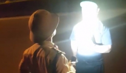 Thông tin mới nhất vụ CSGT vung tay, rọi đèn pin vào mặt tài xế