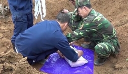 Phát hiện và cất bốc 12 hài cốt liệt sĩ ở Quảng Trị