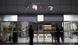 Tranh cãi việc nghệ sĩ không dám đến tang lễ Jo Min Ki: Chia buồn thì bị ném đá, tang lễ vỏn vẹn vài người