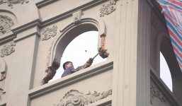 Đang cưỡng chế phá dỡ căn biệt thự trái phép của ông Nguyễn Thanh Hóa