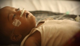 Bố chết lặng khi con tử vong sau mũi tiêm, sự thật được phơi bày khiến ai cũng đau lòng