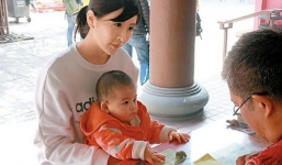 Cuộc đời đẫm nước mắt của nàng Á hậu từng khiến bao đại gia say mê: Bị bạn trai ép phá thai, con gái bị điếc bẩm sinh