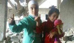 'Hãy giúp chúng cháu', lời kêu gọi đầy ám ảnh của 2 bé gái ở nơi tàn khốc nhất thế giới