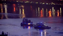 Trực thăng rơi xuống sông New York, ít nhất 2 người thiệt mạng